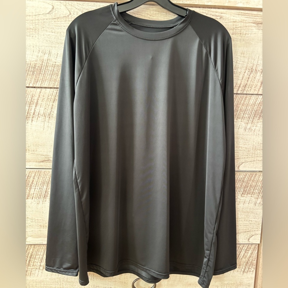 NWOT - real essentials
Mens 3 pack long sleeve athletic Tee
92% polyester - Picture 2 of 4